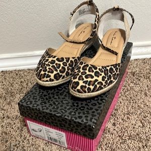 Me Too Norina, Leopard, 7.5M, Like New Condition, Original Box Included